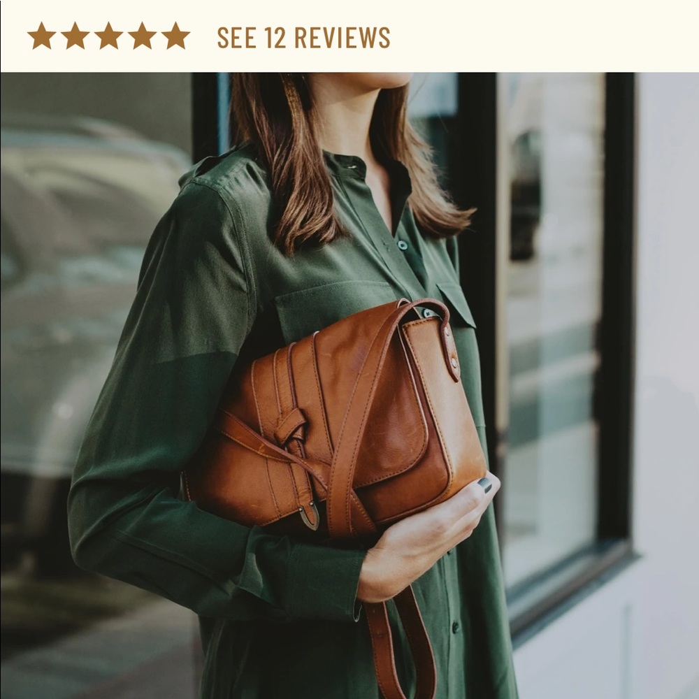 Buffalo Jackson Trading Co Chelsea Leather Crossbody Purse, comes w/ bag cover.